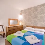 Appartement Guesthost - Getaway! Mm Principe Roomy Flat *